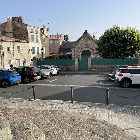 Chez Jean-Yves Et Zoe - La Dolce Vita - Au Calme, Tres Propre, Proche Parkings Ниор Екстериор снимка